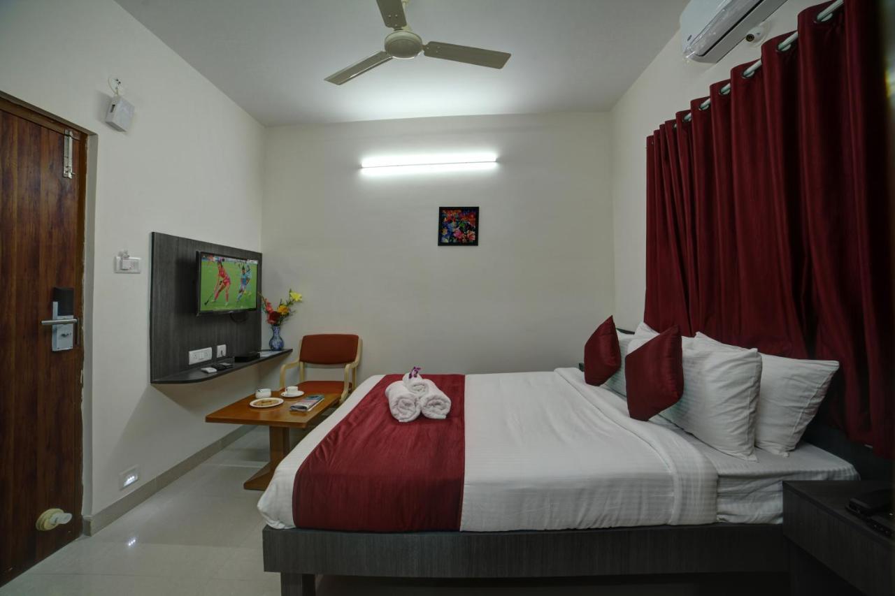 SM Royal Suites Bangalore Airport Devanahalli Esterno foto